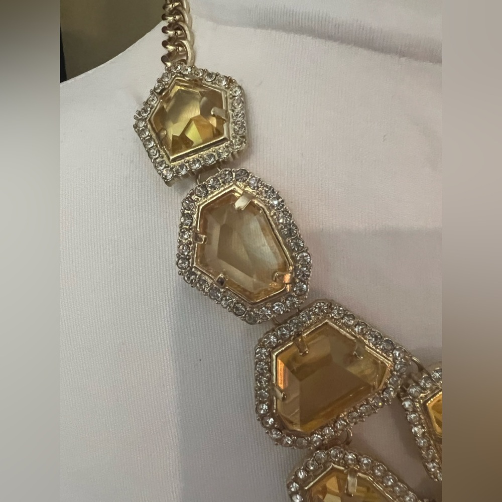 Cache statement Necklace - Picture 10 of 11